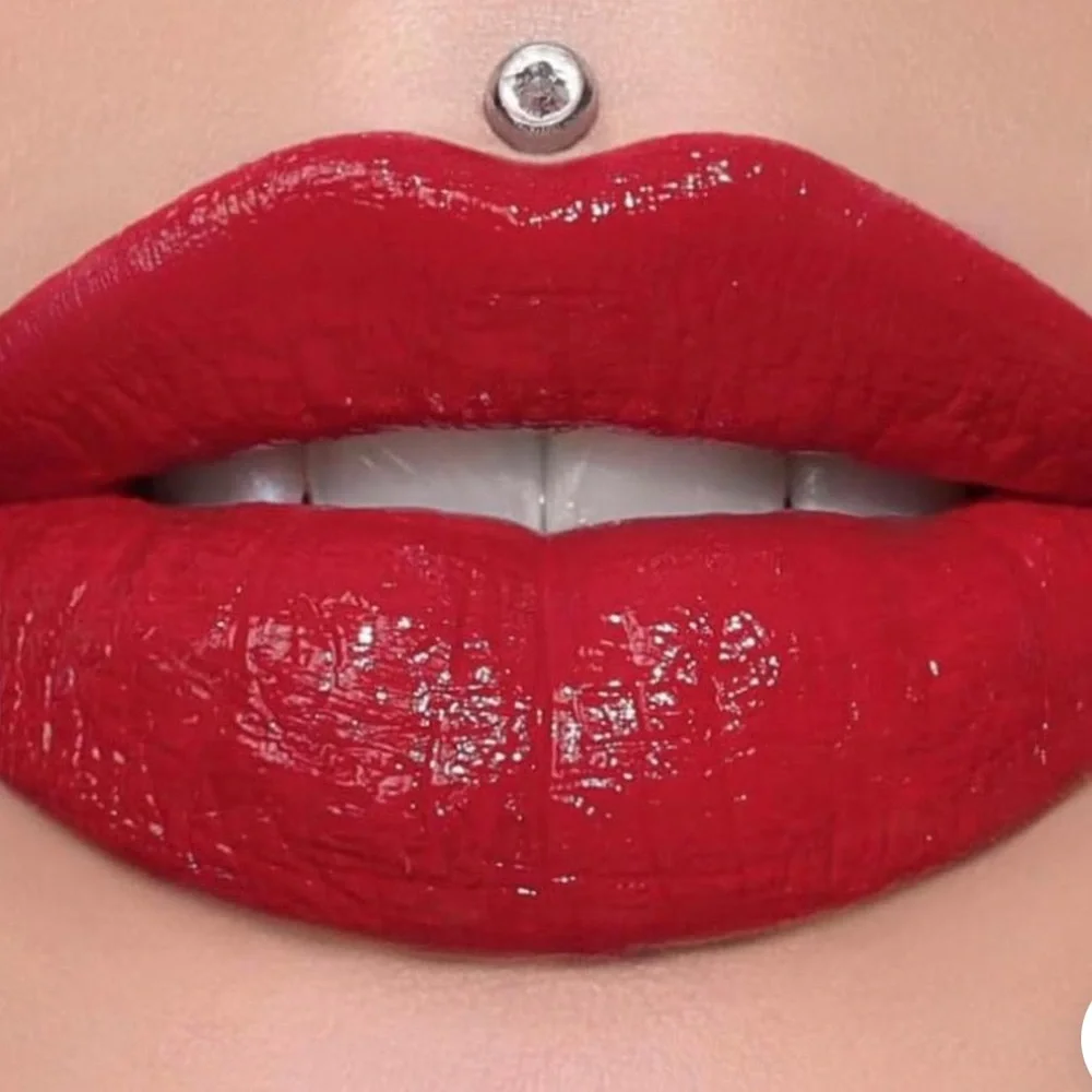 💎 Jeffree Star  Supreme Lip Gloss Opulent Shine Full Pigment Red Full-Size